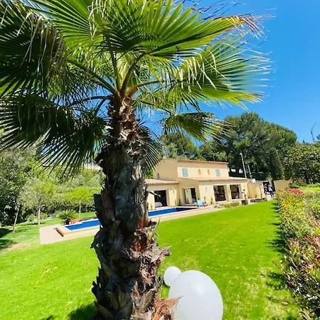 Luxury In With Swimming Pool & Sea View Villa *